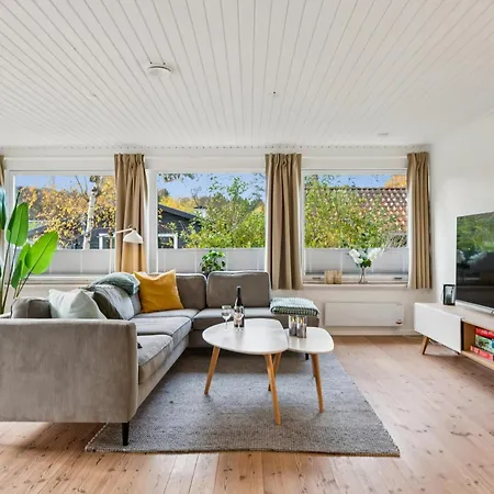 Tatil Evi Flot Nyrenoveret Ved