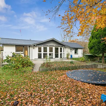Tatil Evi Flot Nyrenoveret Ved Ebeltoft